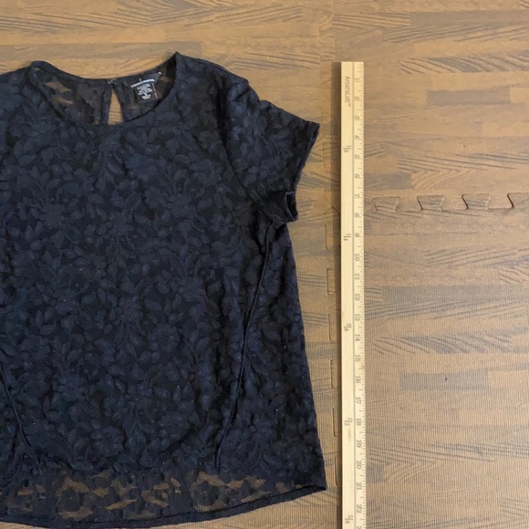💥 3/$25💥| Moda International | Lace Top | Size S - Picture 4 of 7